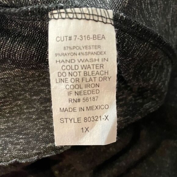 Star Vixen Black Stretch Asymmetrical Lightweight Tunic Sweater Size 1X - Picture 3 of 4